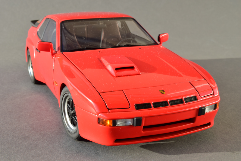Illustration for article titled Teutonic Tuesday: AUTOart Porsche 924 Carrera GT